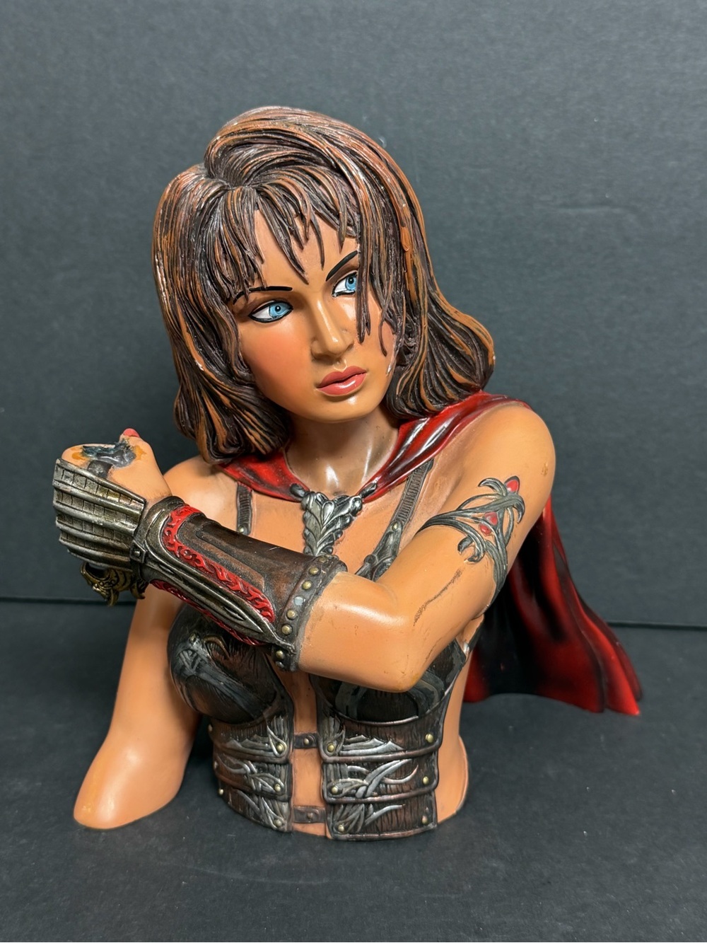 KIT RAE (2005 / KR0027A) Rare Vaelen Limited Edition one of 1500 Bust Statue